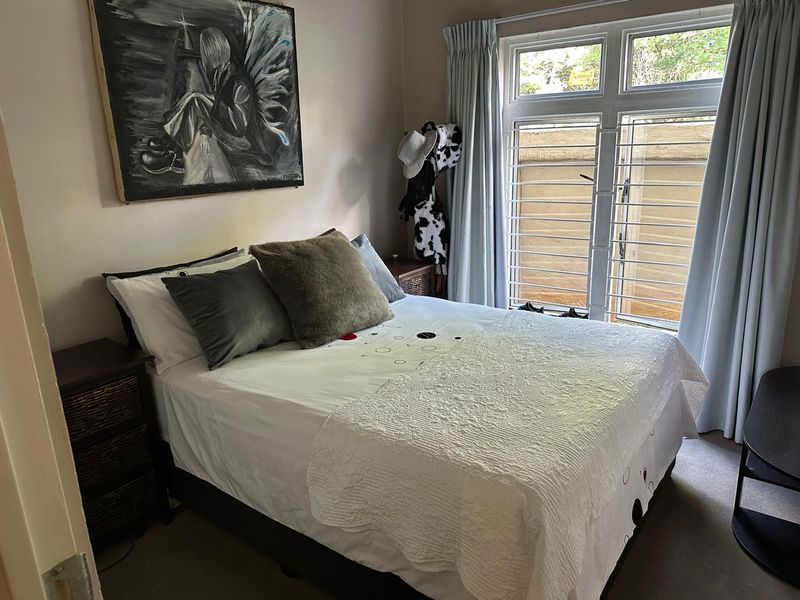 Secure and Quaint ground floor 2-Bed Apartment - Photo 9