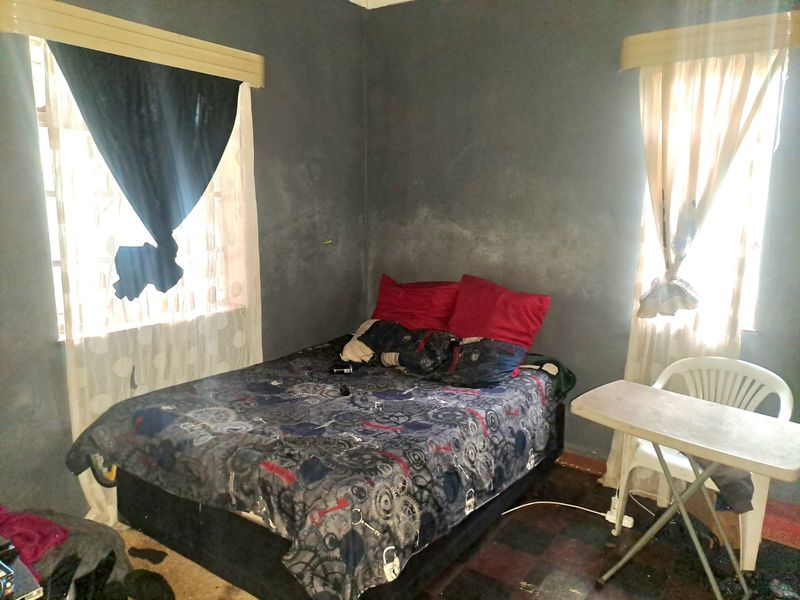COZY FIXER UPPER IN LEEUHOF. - Photo 8