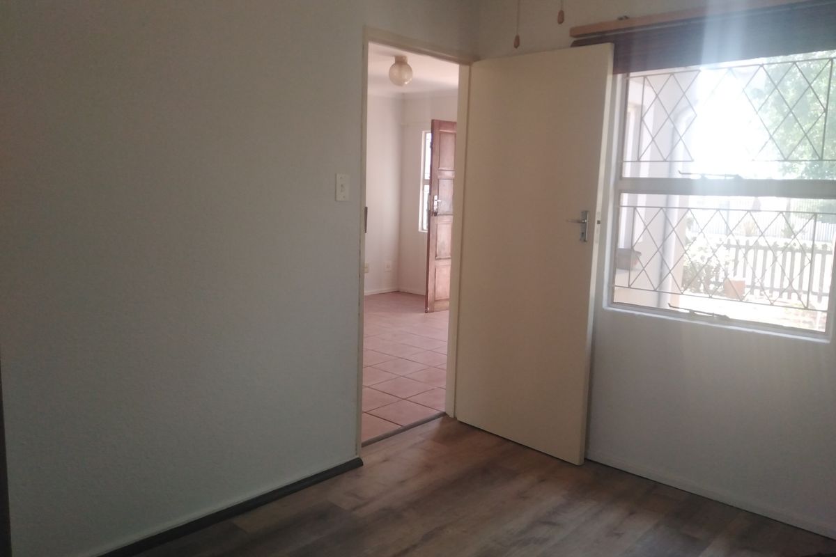 Perfect starter home or lock-up-and-go opportunity in the heart of Weltevreden Park - Photo 5