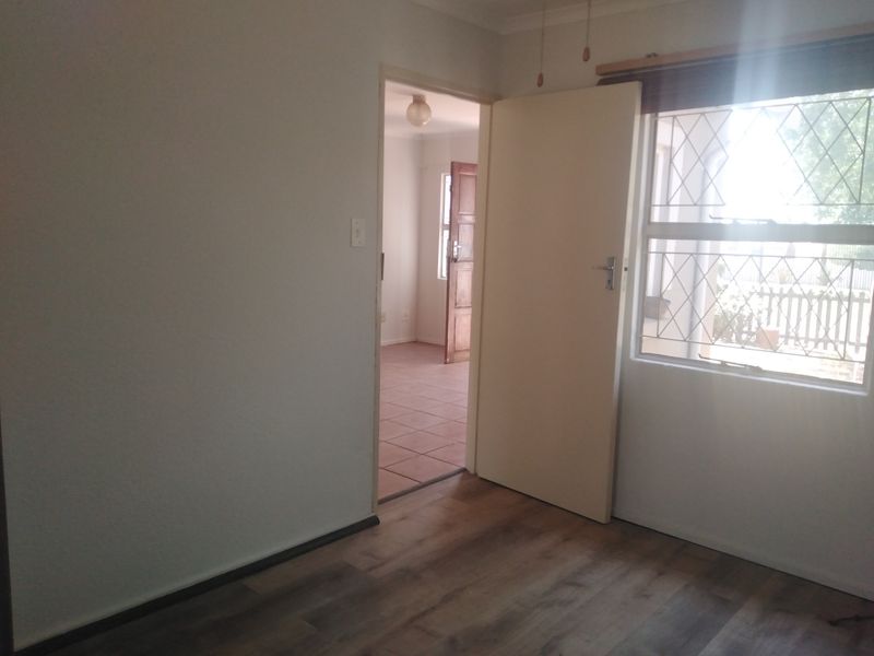 Perfect starter home or lock-up-and-go opportunity in the heart of Weltevreden Park - Photo 5