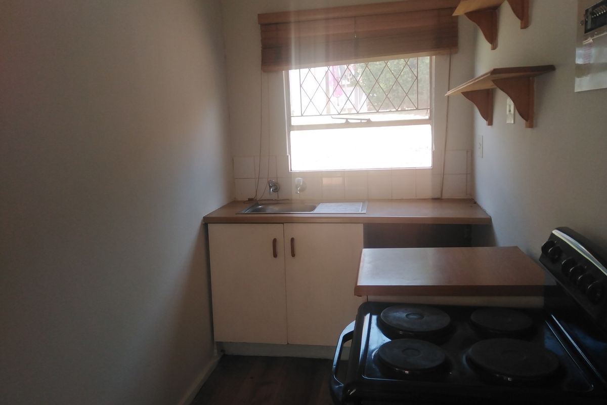 Perfect starter home or lock-up-and-go opportunity in the heart of Weltevreden Park - Photo 3