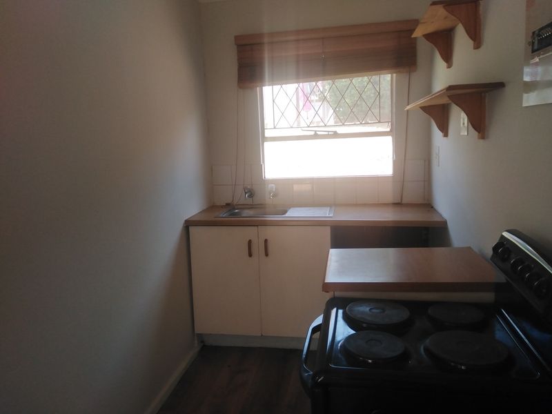 Perfect starter home or lock-up-and-go opportunity in the heart of Weltevreden Park - Photo 3
