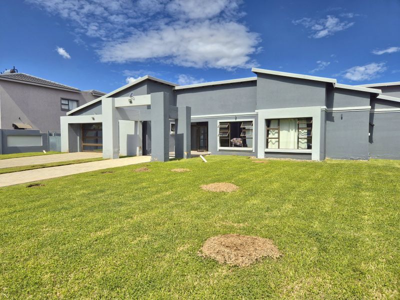 Neat Villa For Sale in Helderwyk Estate! - Photo 3