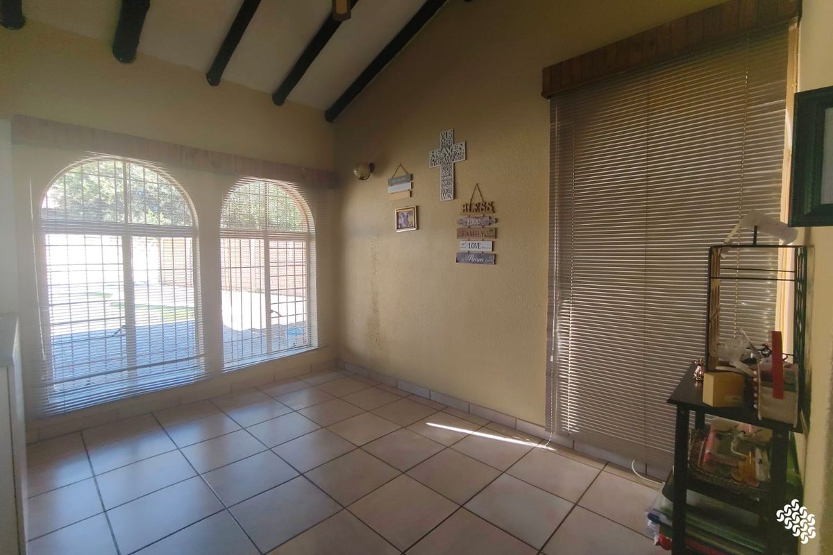 Beautiful Family Home – Comfort, Space & Entertainment - Photo 5