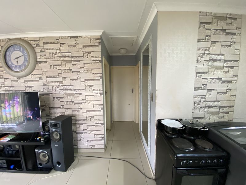 2 Bedroom House in Rynfield AH - Photo 8