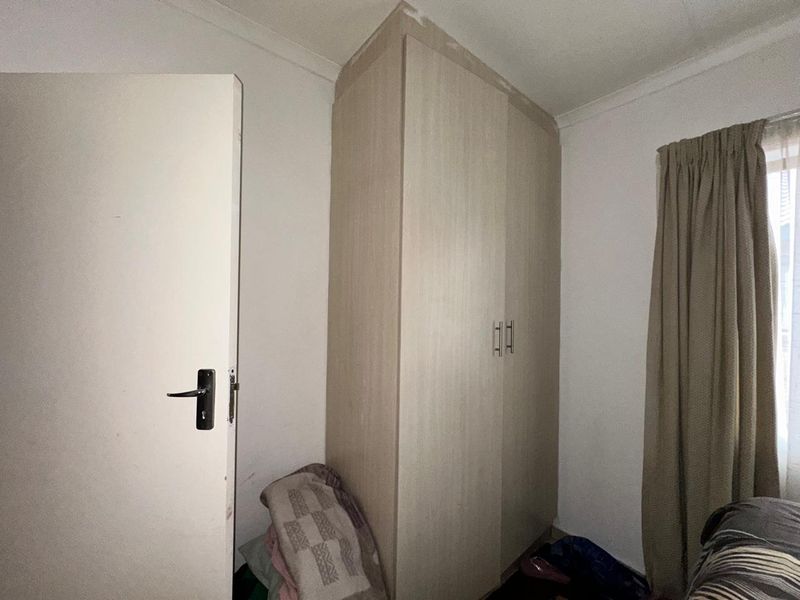 Perfect modern unit curated for a young couple or family - Photo 10