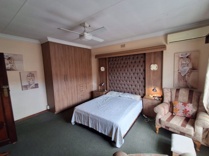 Your Dream Family Retreat Awaits! - Photo 8