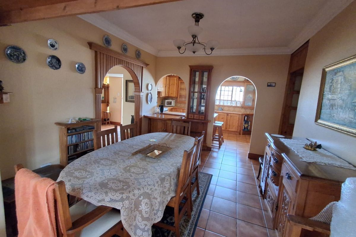 Your Dream Family Retreat Awaits! - Photo 3