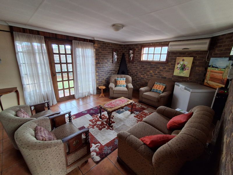 Your Dream Family Retreat Awaits! - Photo 2