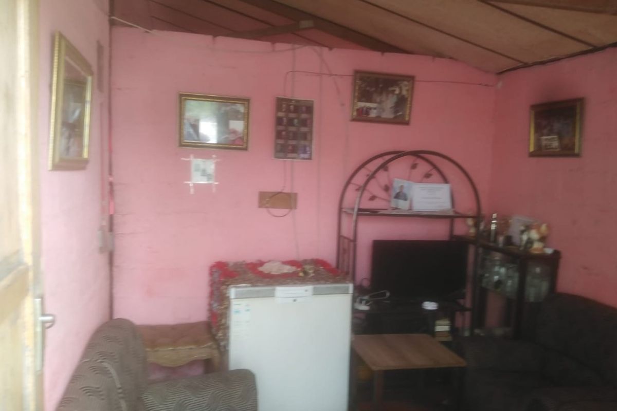 Safe and Secure Starter Home - Photo 3
