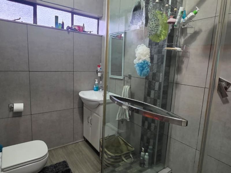 Charming Family Home in the Heart of SE 2 – Exceptional Value! - Photo 6