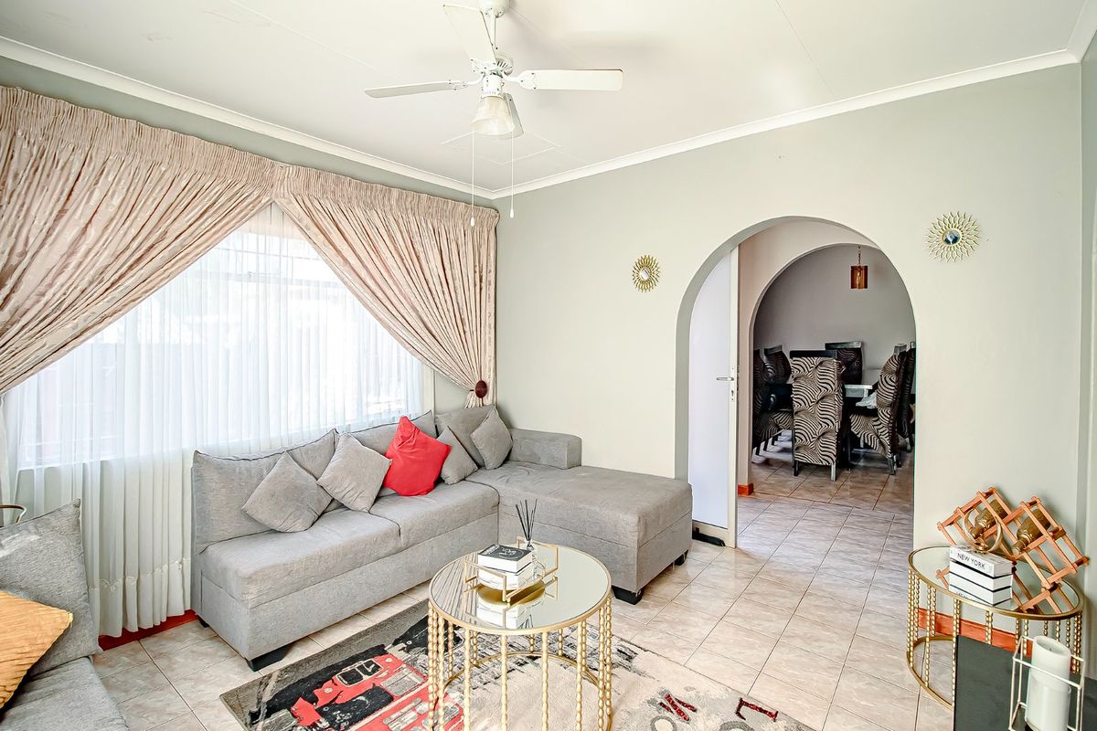 4 Bedroom Family Home on Offer! - Photo 4