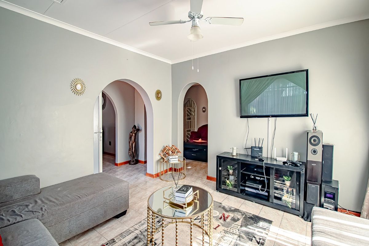 4 Bedroom Family Home on Offer! - Photo 5