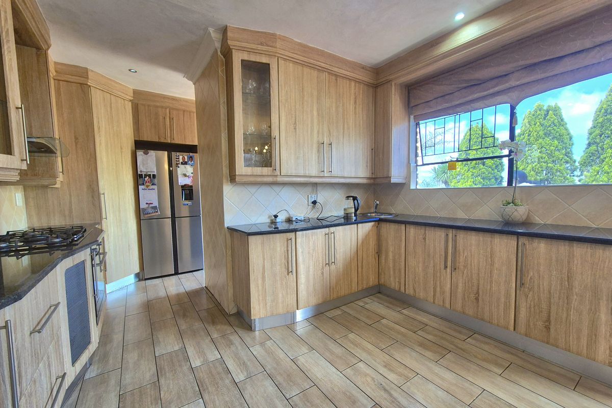Massive All You Need Family Home For Sale - Photo 4