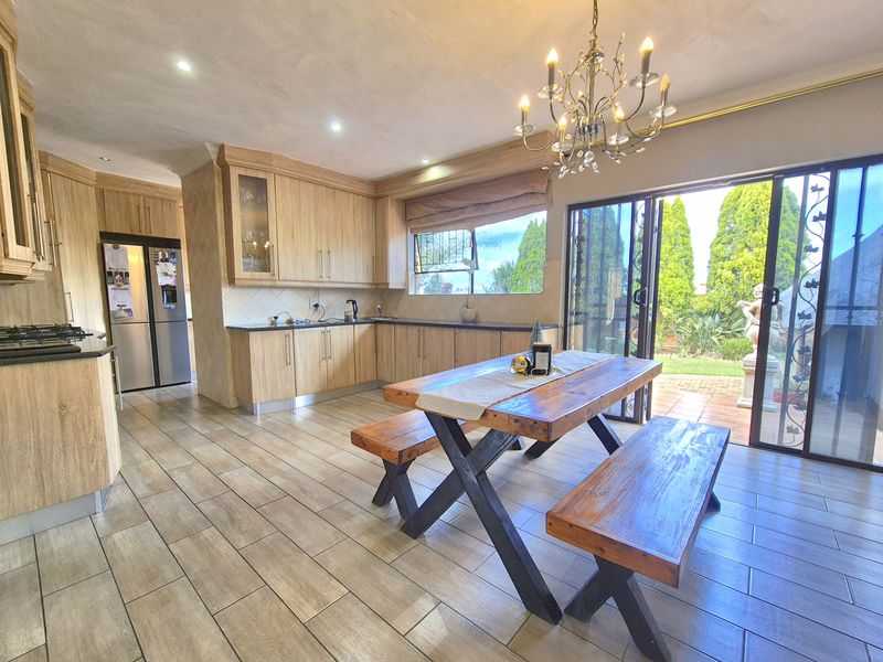 Massive All You Need Family Home For Sale - Photo 3