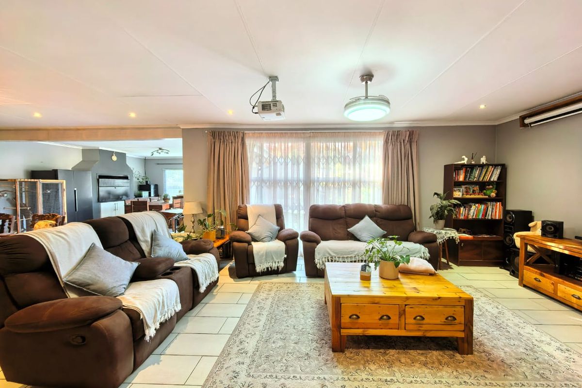Stunning property for sale in Sasolburg in a prime area - Photo 5