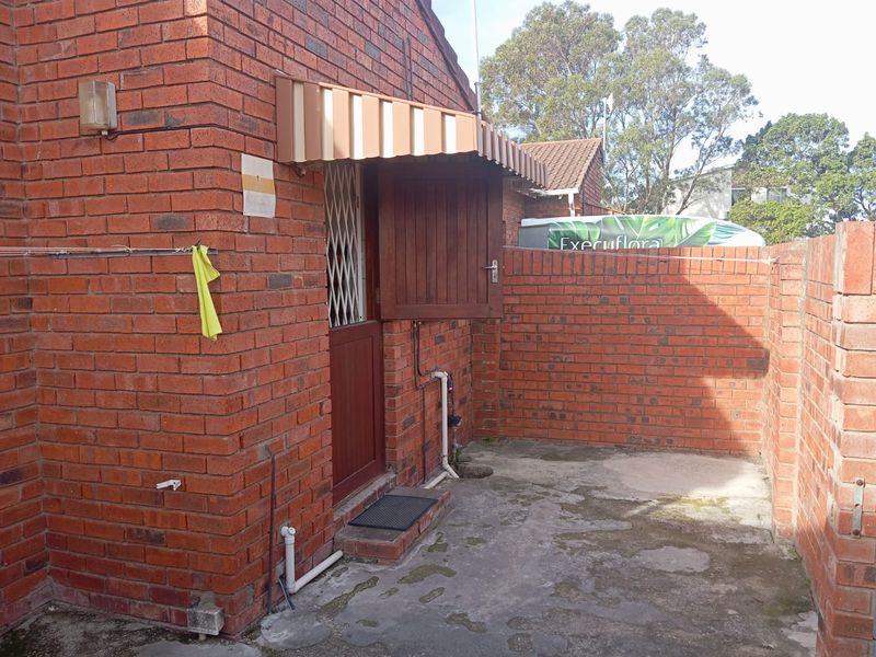 Charming 2 Bedroom Home – Perfect Lock-Up & Go - Photo 10