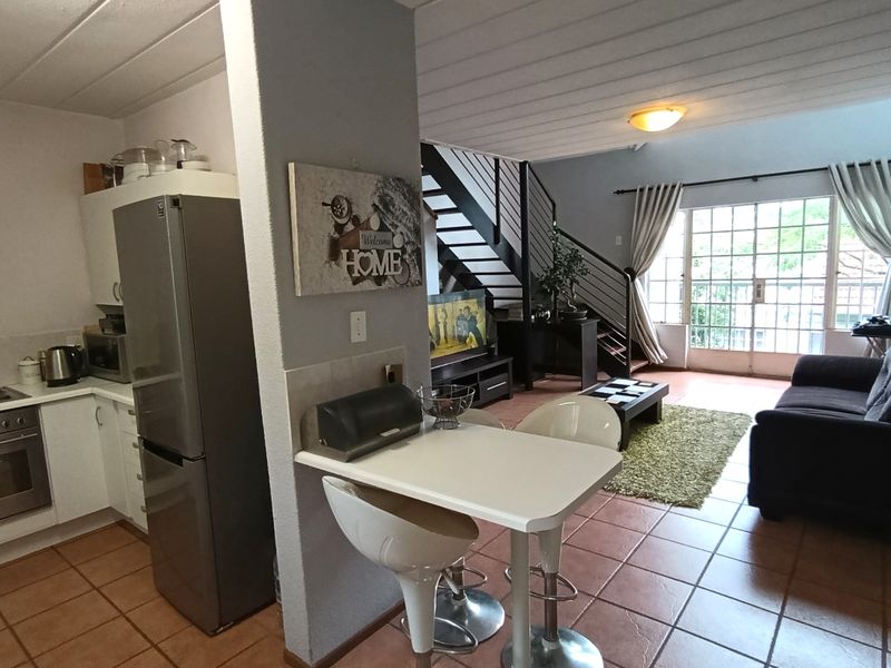 Loft Living with Sunset Views in Sought-After Rietvalleirand - Photo 5