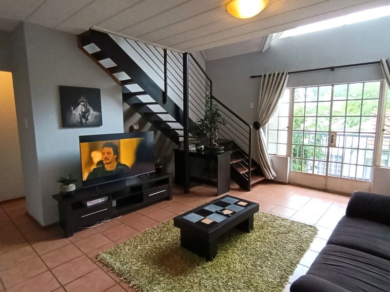 Loft Living with Sunset Views in Sought-After Rietvalleirand - Photo 4