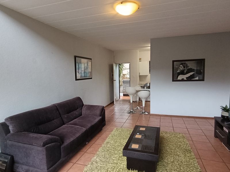 Loft Living with Sunset Views in Sought-After Rietvalleirand - Photo 7