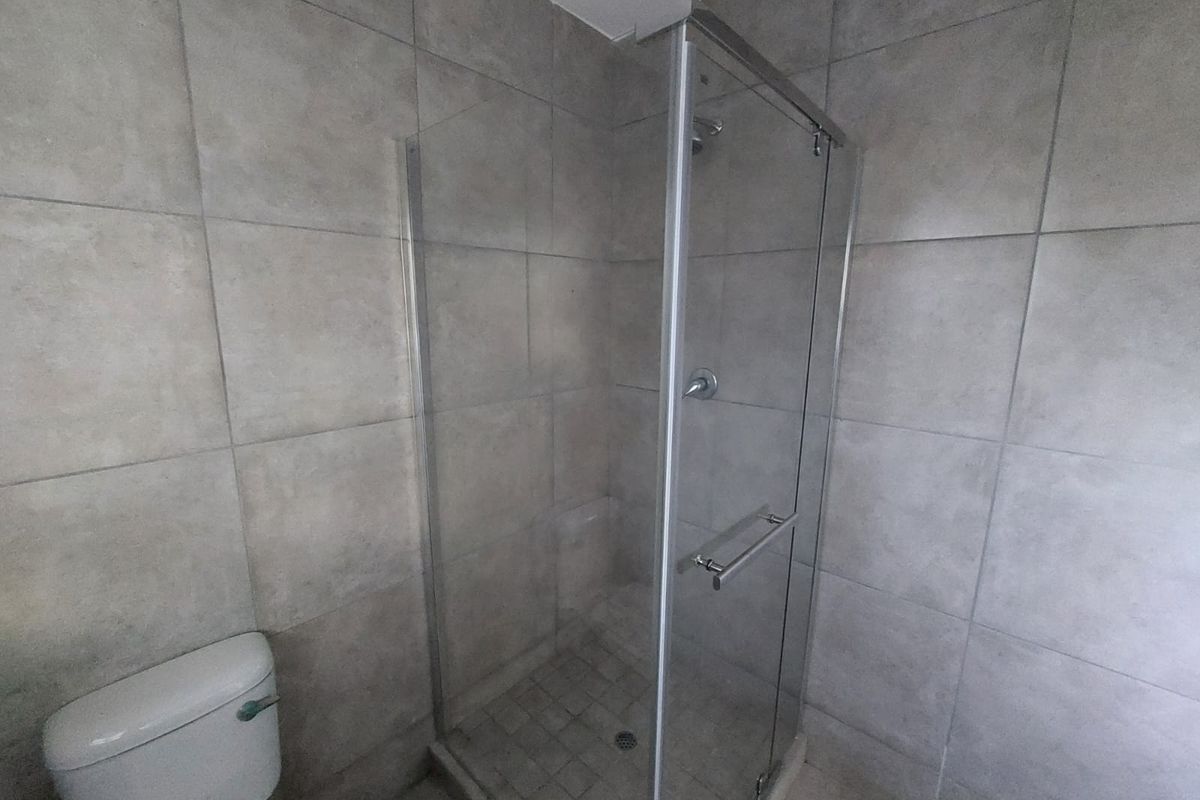 1 Bedroom Apartment in a newly built complex with immaculate finishes - Photo 4