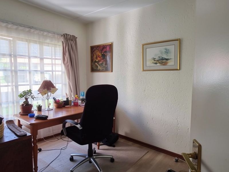 2 Bedroom Townhouse for Sale in Lynton Manor, Lonehill - Photo 6