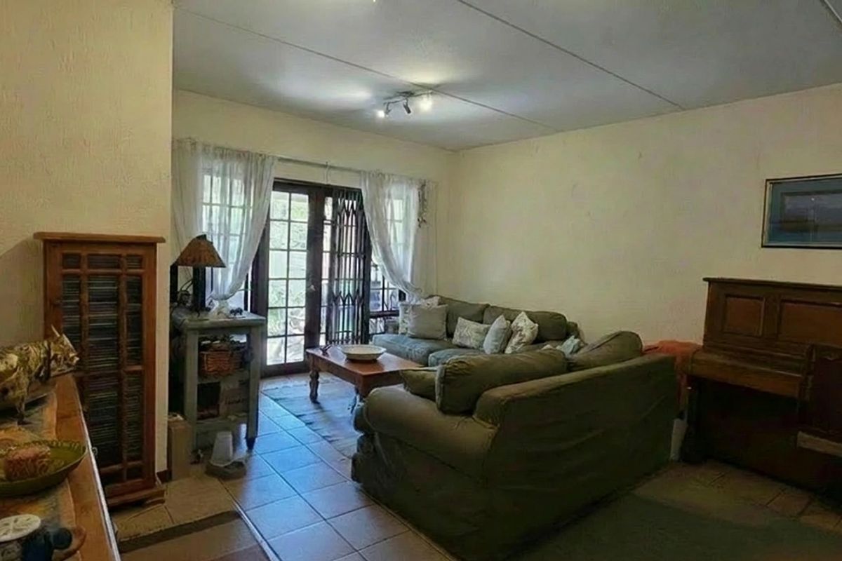 2 Bedroom Townhouse for Sale in Lynton Manor, Lonehill - Photo 4