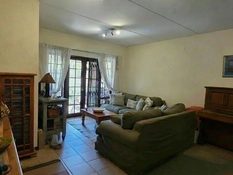 2 Bedroom Townhouse for Sale in Lynton Manor, Lonehill - Photo 4