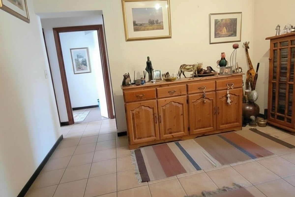 2 Bedroom Townhouse for Sale in Lynton Manor, Lonehill - Photo 5