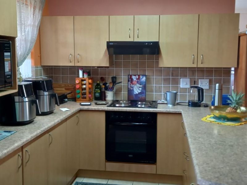 Retirement Unit For Sale In Jeffreys Bay - Photo 6
