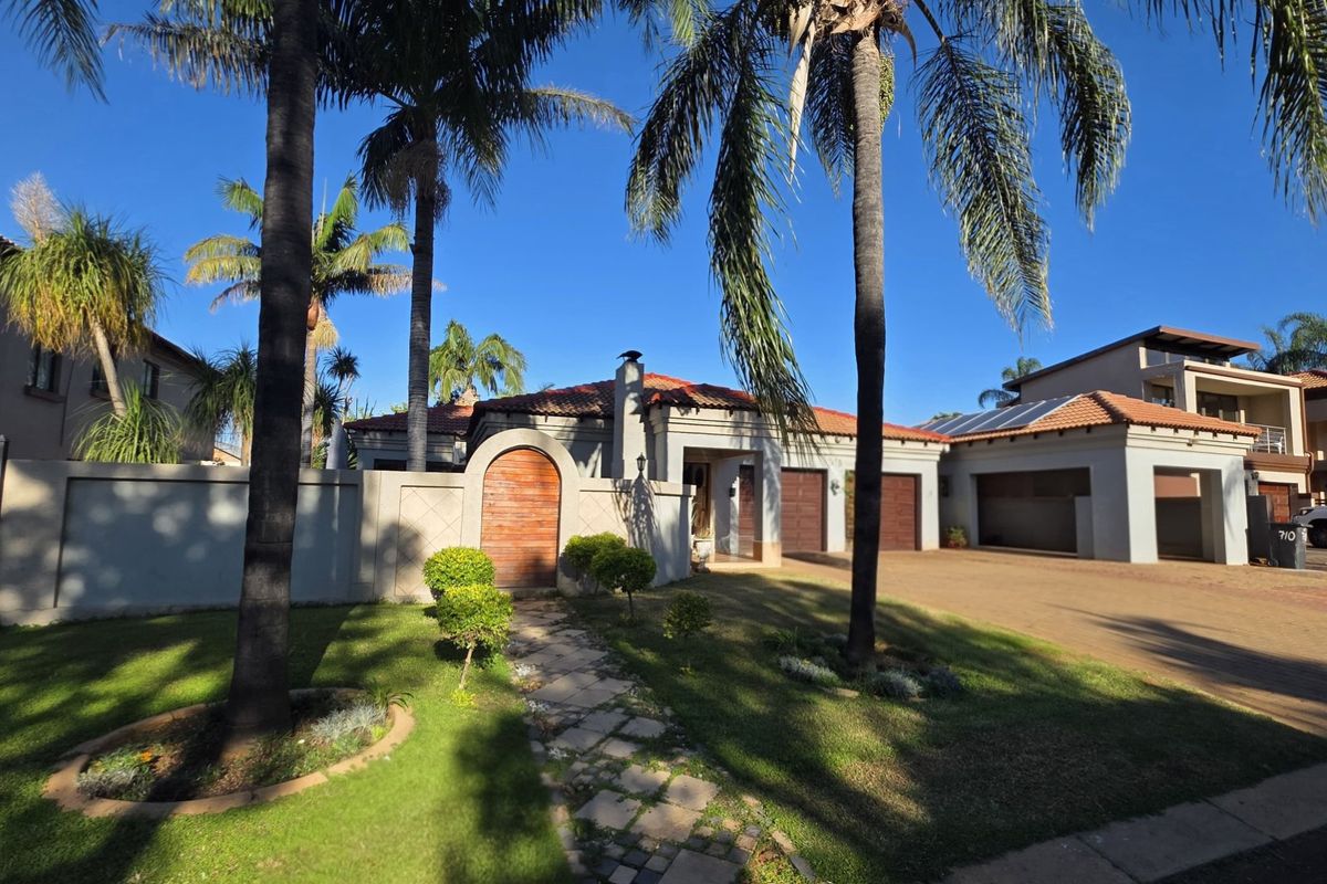Large Family Home with Separate Flatlet & Excellent Amenities - Photo 2
