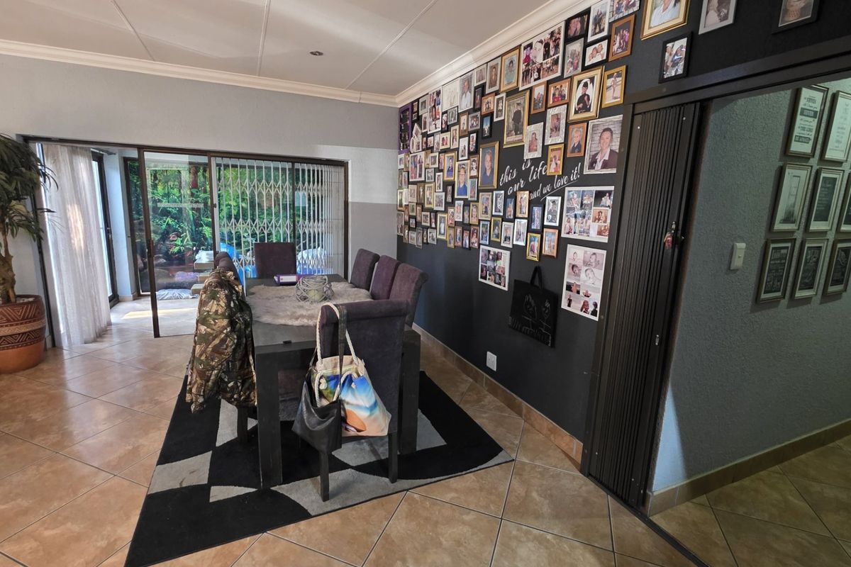 Large Family Home with Separate Flatlet & Excellent Amenities - Photo 5