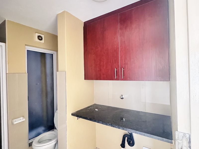 Modern 3-Bedroom Townhouse in Die Heuwel – Comfort Meets Convenience - Photo 7