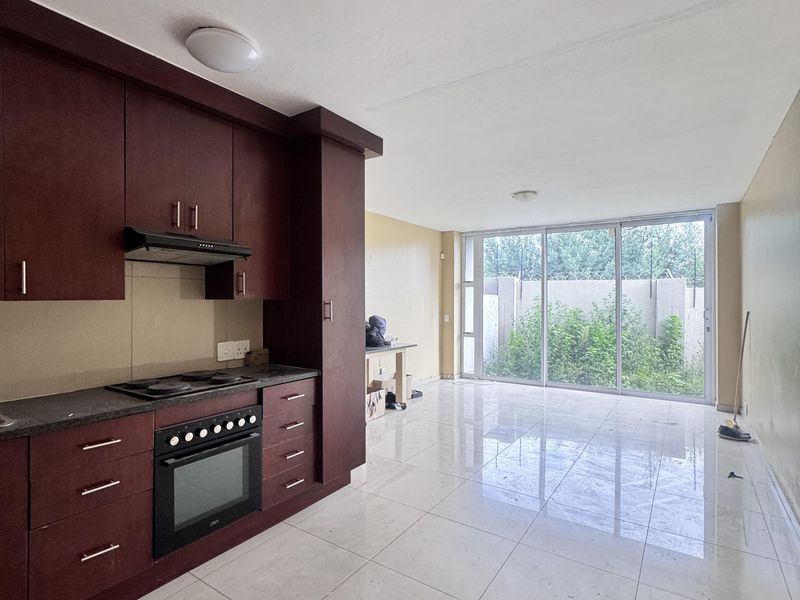 Modern 3-Bedroom Townhouse in Die Heuwel – Comfort Meets Convenience - Photo 3