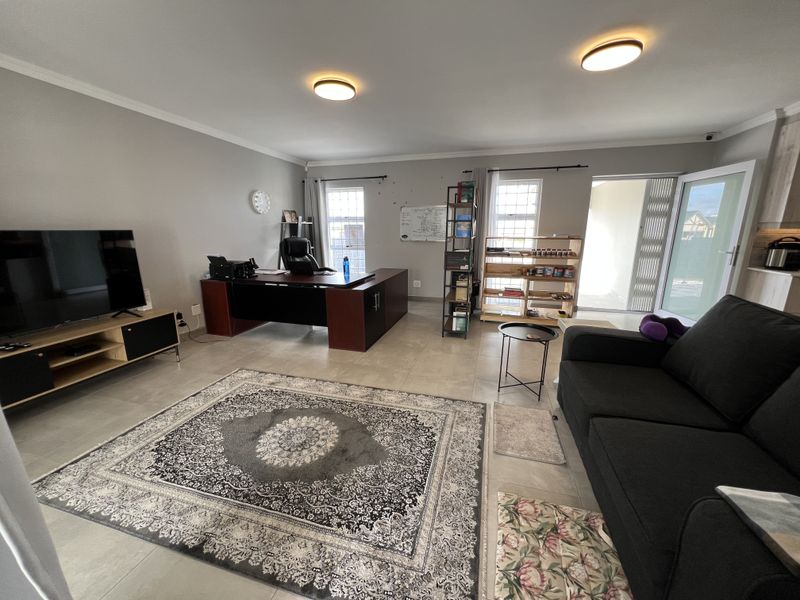 Secure and Modern Family home in neat condition - Photo 4