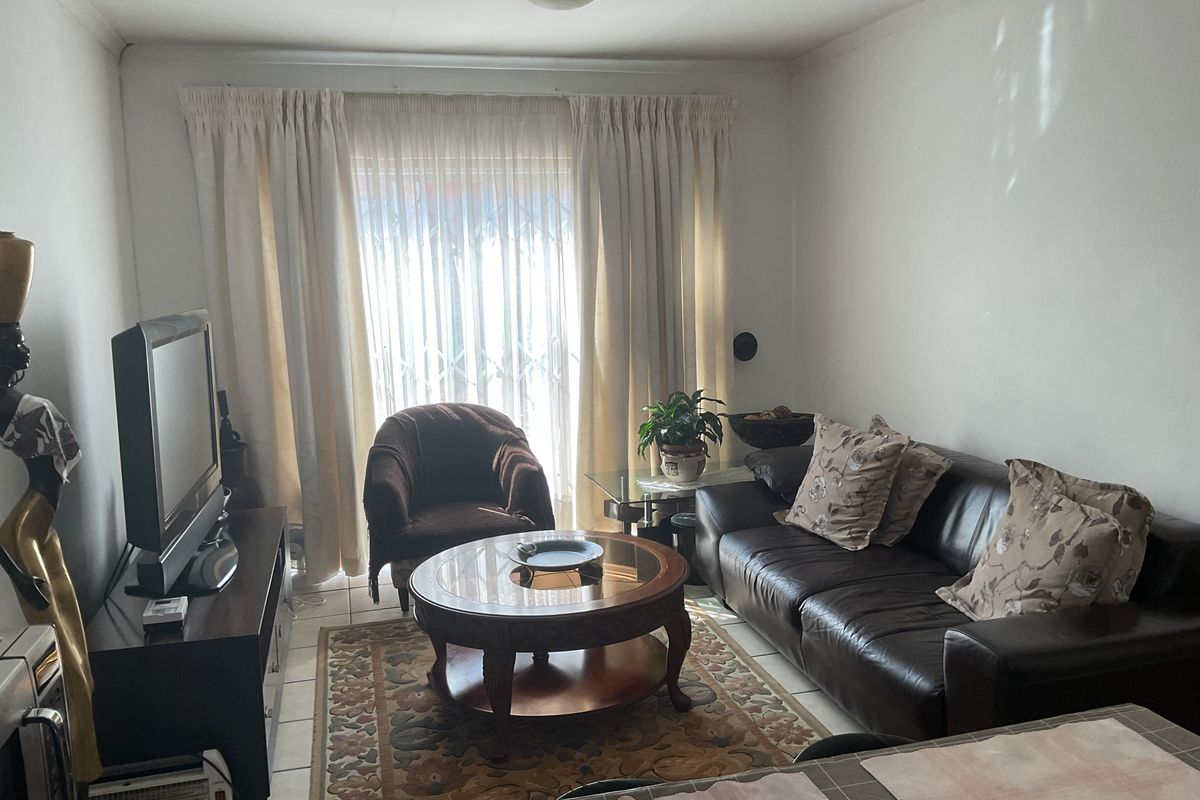 Townhouse For Sale In Centurion - Photo 3