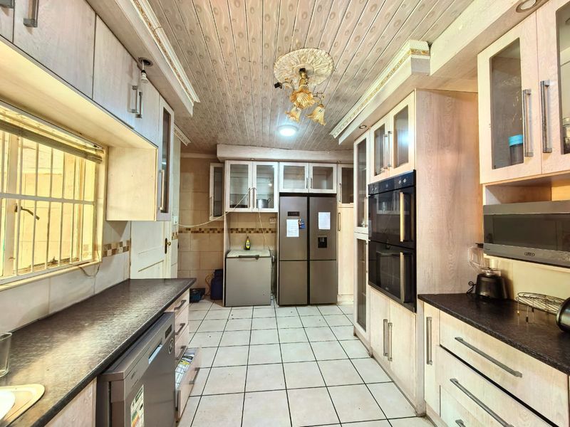 Great investment opportunity, close to Sasol firm and college - Photo 7