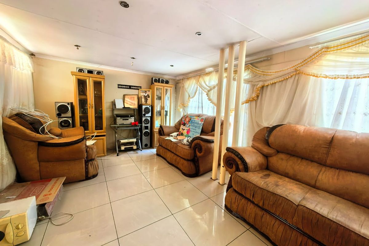 Great investment opportunity, close to Sasol firm and college - Photo 3