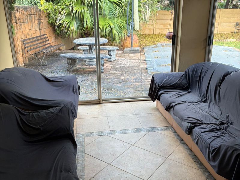 Magnificent Home in Golf Park - Photo 7