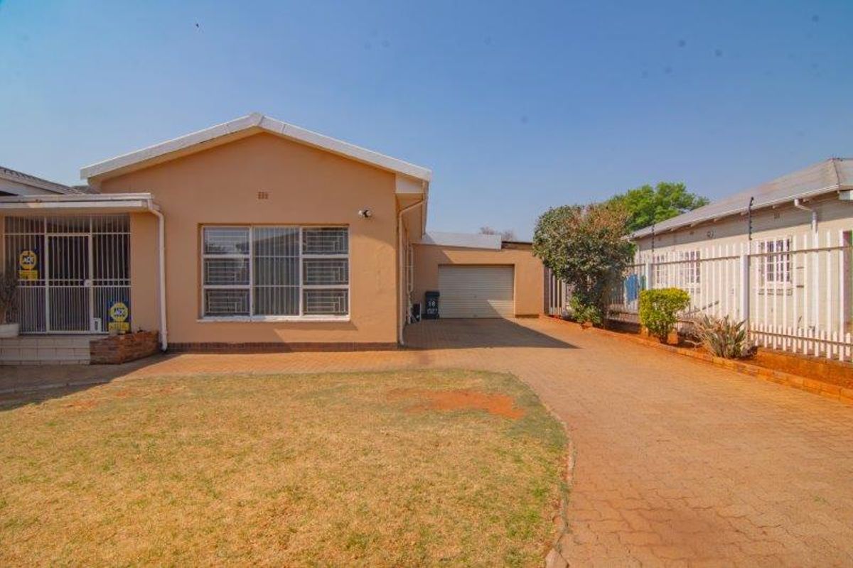 Stunning Family Home in Dalview with Seperate Flat - Photo 4