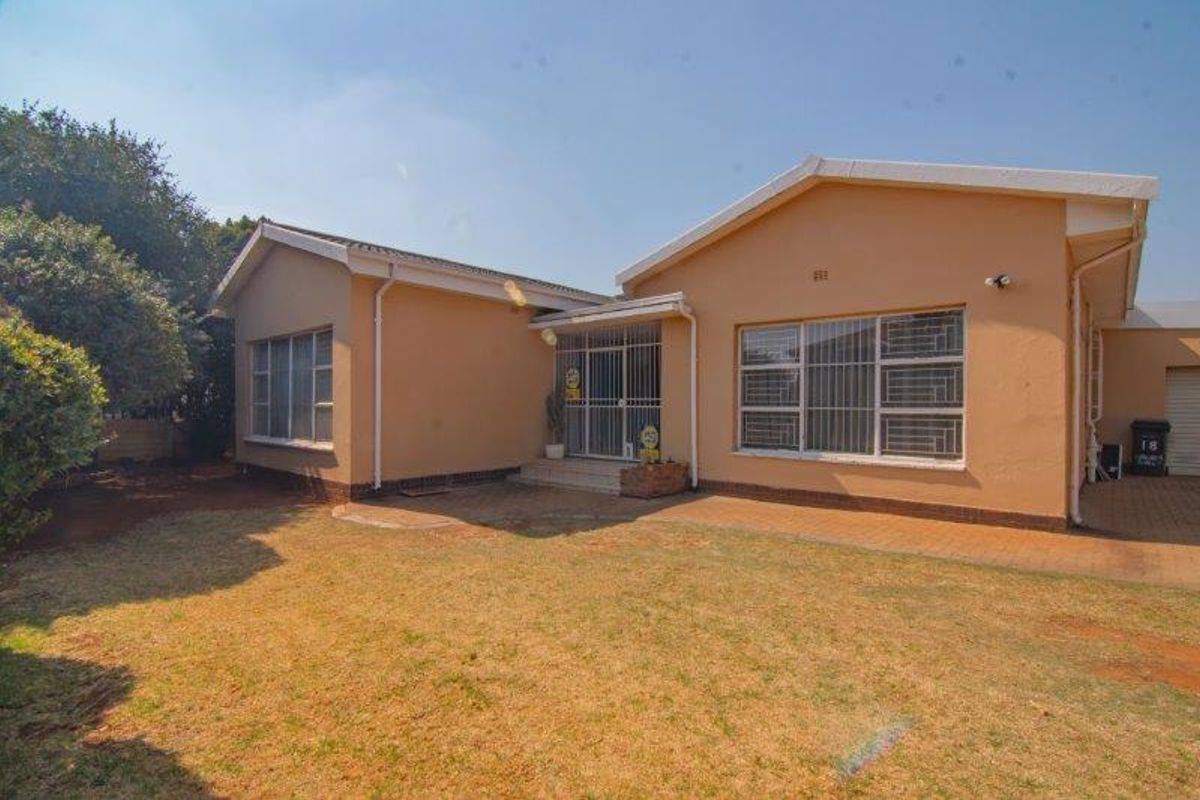Stunning Family Home in Dalview with Seperate Flat - Photo 3