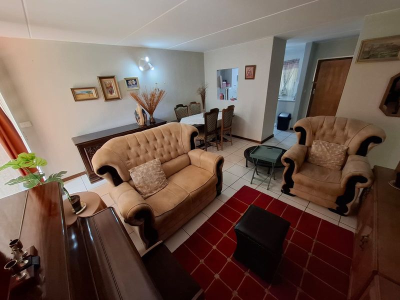 2 Bedroom Ground unit Magalieskruin - Photo 8