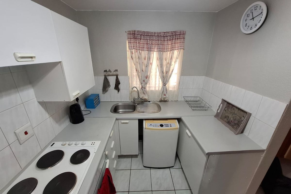 2 Bedroom Ground unit Magalieskruin - Photo 5