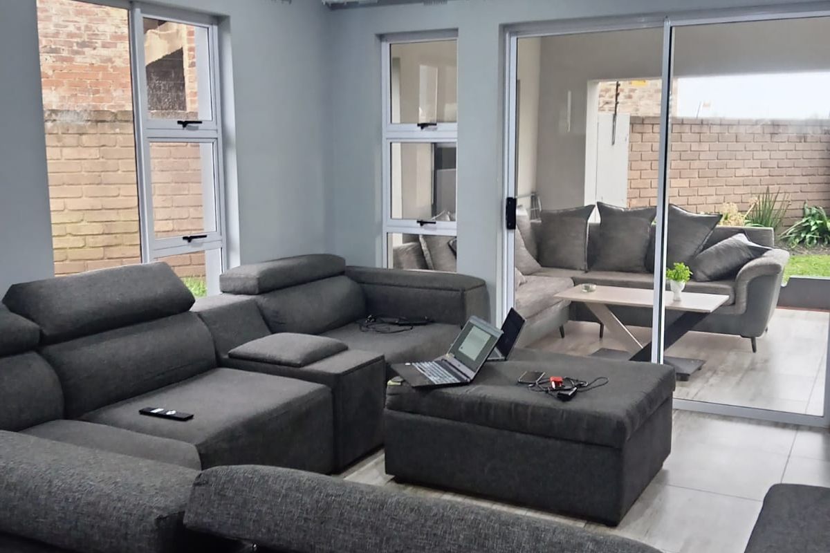Luxury Living by the River – Riverspray Lifestyle Estate - Photo 3