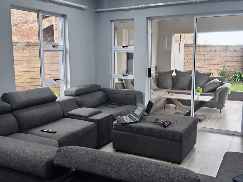 Luxury Living by the River – Riverspray Lifestyle Estate - Photo 3