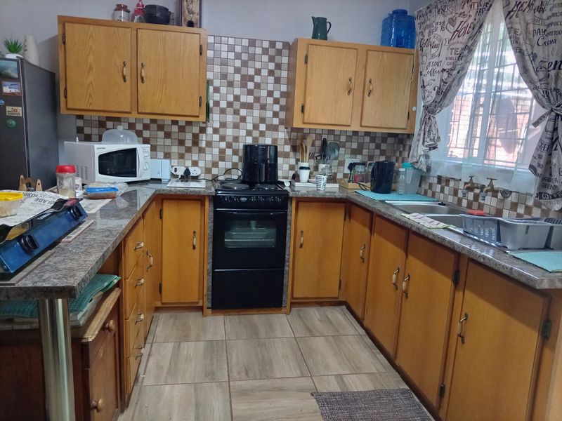 Modern Comfort & Convenience in the Heart of Bela-Bela - Photo 9