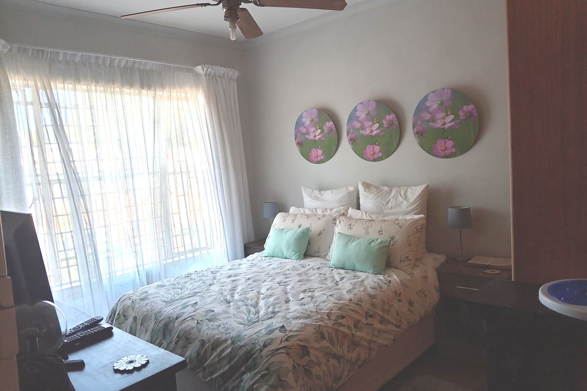 Modern Comfort & Convenience in the Heart of Bela-Bela - Photo 2