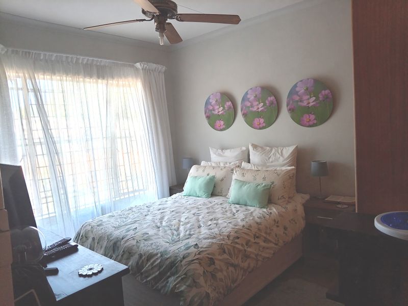 Modern Comfort & Convenience in the Heart of Bela-Bela - Photo 2