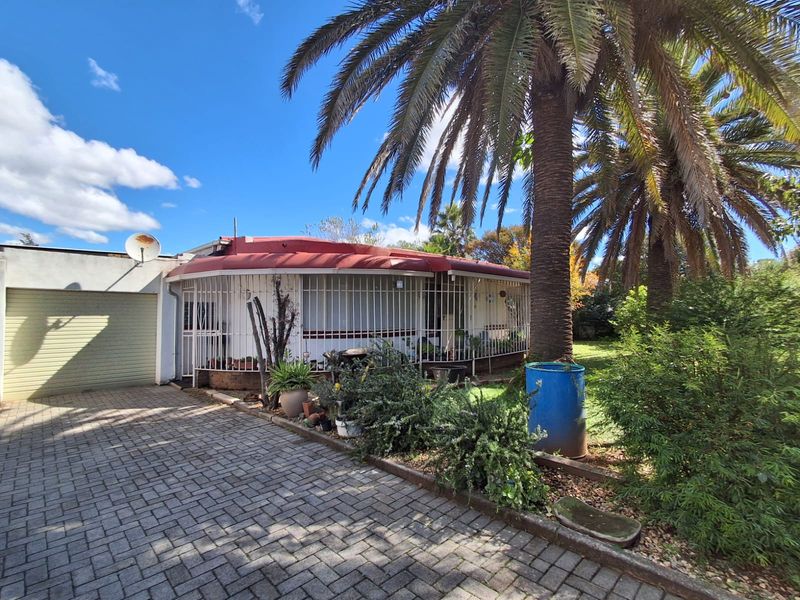 3-Bedroom Family Home in Rothdene, Meyerton – A Fixer Upper with Huge Potential! - Photo 1