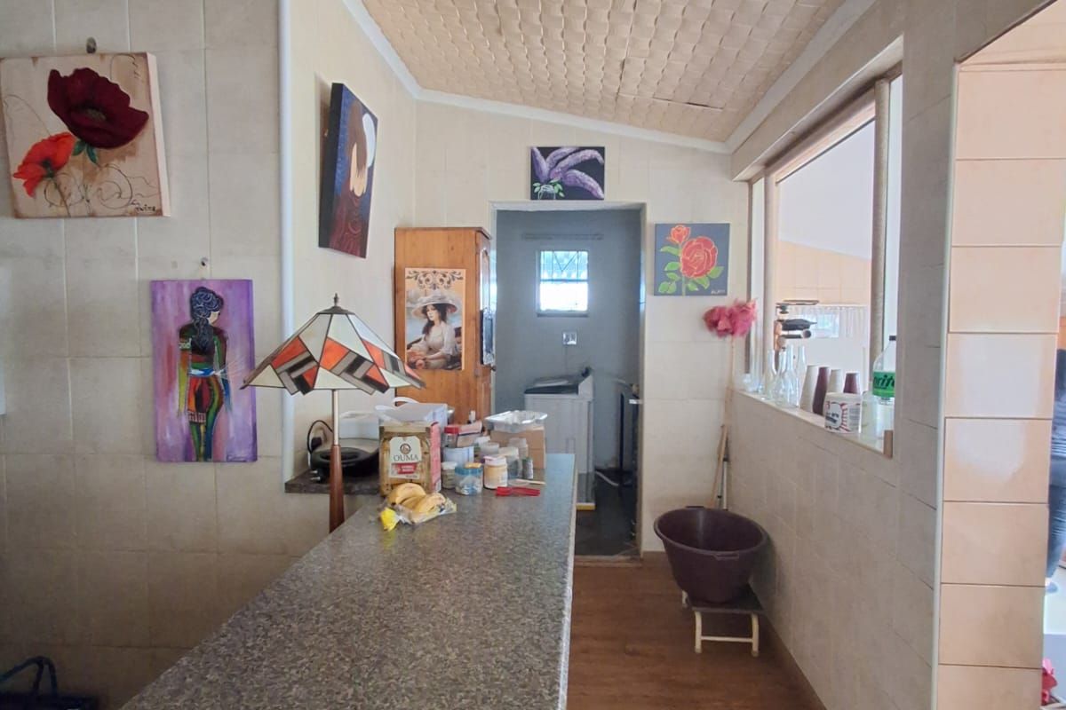 3-Bedroom Family Home in Rothdene, Meyerton – A Fixer Upper with Huge Potential! - Photo 5